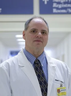 Dr. Ahmet Y&inodot;lmaz, especialista em sa&uacute;de masculina